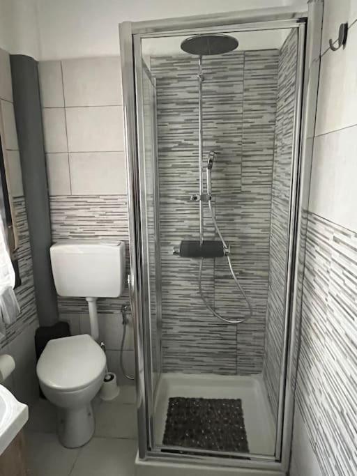 Tommy House Apartment Катания Екстериор снимка